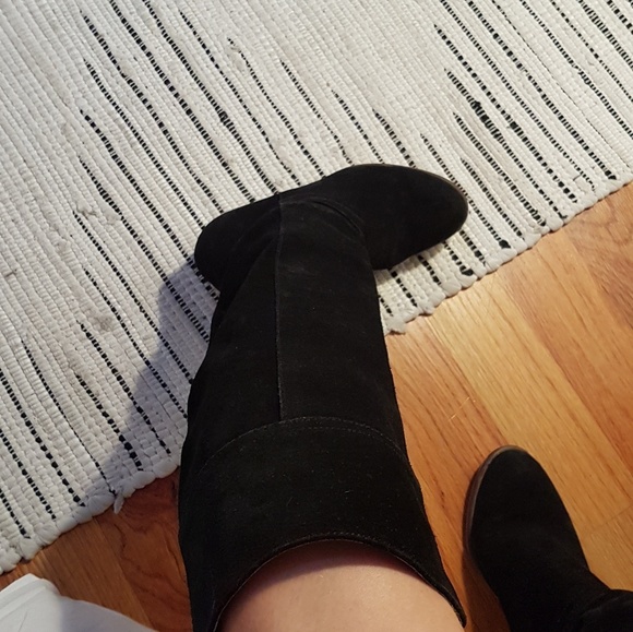Black suede boots - Picture 3 of 5